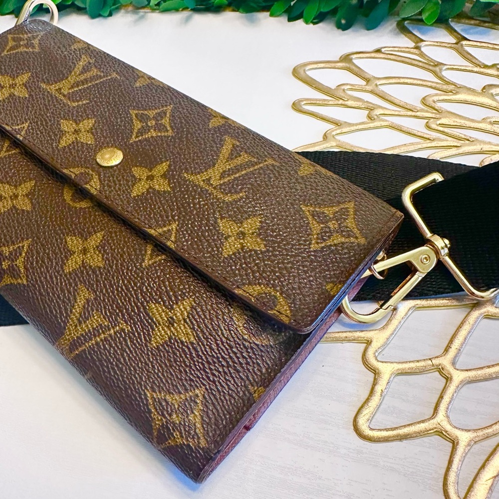 Louis Vuitton Monogram Sarah Wallet - Picture 14 of 14